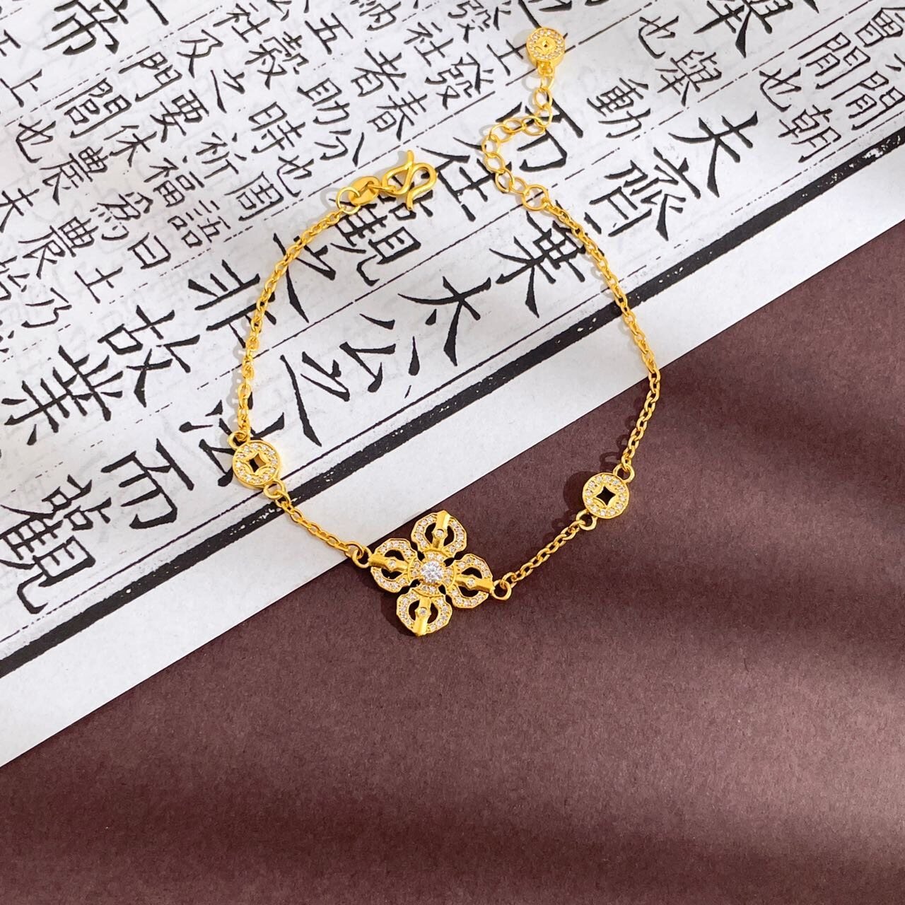 古法镶嵌 莫桑石 十字金刚杵穿铜钱时尚手链 4