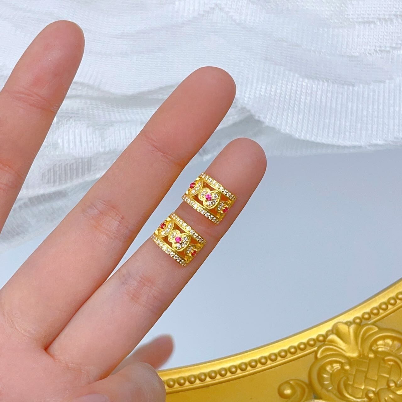 古法镶嵌 莫桑石 彩锆弯型葫芦直针耳钉 2