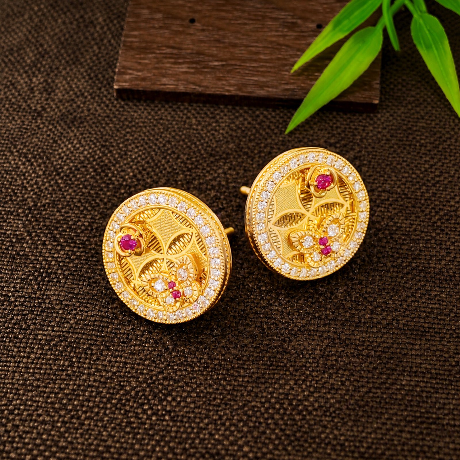古法镶嵌莫桑/CNC/红刚玉拉丝花蝴蝶金圆牌耳饰（直针） 2